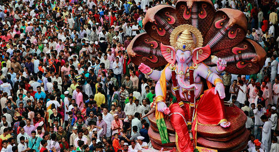 Не менее 11 человек погибли во время фестиваля в Индии