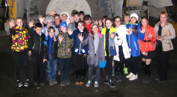 В Сорске для школьников организовали экскурсию на горно-обогатительный комбинат