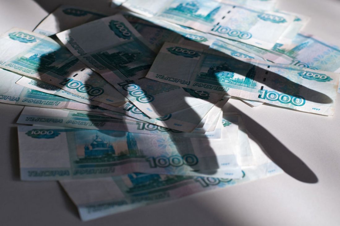 В Черногорске пенсионера на 120 тысяч рублей обокрал родственник
