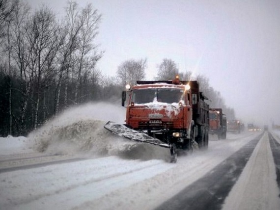 В Хакасии трассу завалило снегом