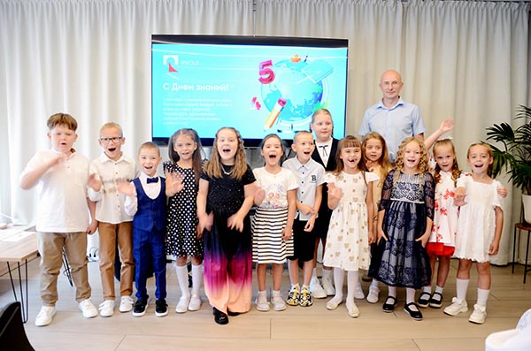 РУСАЛ помогает собрать в школу первоклассников своих сотрудников