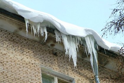 Прокуратура нашла снег на крышах домов в Черногорске