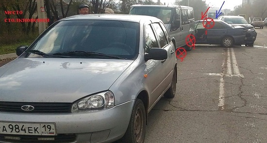В Хакасии из-за пьяного водителя столкнулись 4 автомобиля (ФОТО)