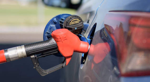 Бизнесмена из Красноярска обвинили в нелегальной торговле топливом