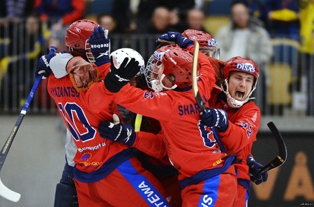 Сборная России по хоккею с мячом в десятый раз стала чемпионом мира