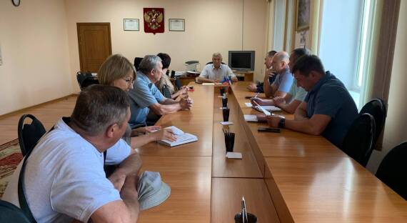 Глава Черногорска провел встречу с энергетиками и «Опытным полем»