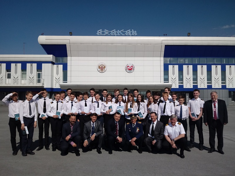 Выпускники «Школы юных авиаторов» призвали жителей Хакасии соблюдать чистоту