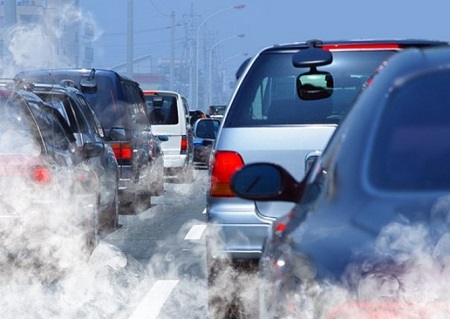 Машины загрязняют воздух в городах больше, чем предприятия