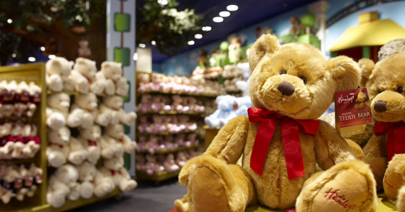 В Хакасии трое парней украли из магазина детские игрушки