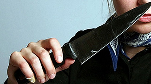 Красноярская школьница напала с ножом на двух сверстниц
