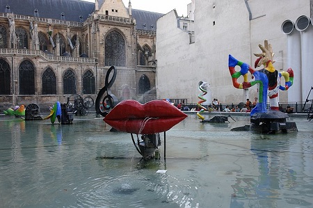 Музей современного искусства Парижа проведет экскурсию для нудистов