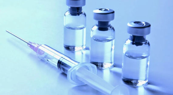 Эксперт: Вакцинация от COVID-19 в России может пойти по «военному» пути