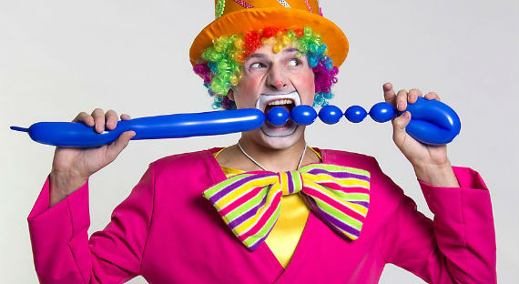 В Уэльсе клоун показал почти "смертельный" номер со зрителем (ВИДЕО)