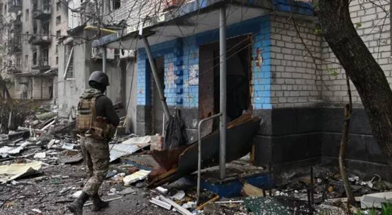 Украинские боевики бегут из Артемовска, прикидываясь гражданскими