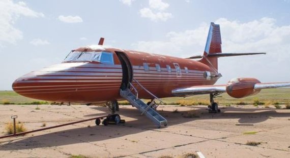 Самолет Элвиса Пресли выставлен на аукцион