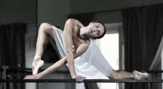 В Омске балерина музыкального театра спасла тонущую школьницу