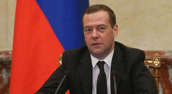 Медведев утвердил национальную женскую стратегию