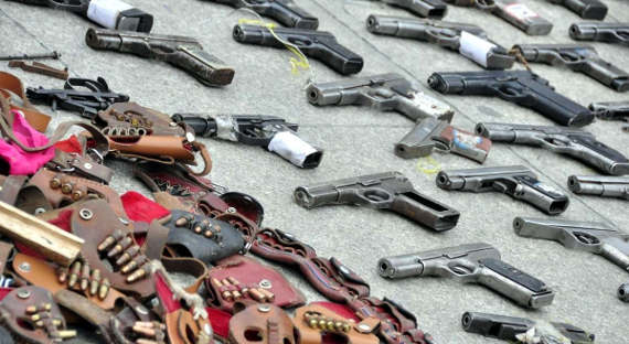 ФСБ пресекла деятельность сети торговцев оружием