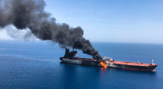 Атака на танкеры в Оманском заливе привела к росту цен на нефть