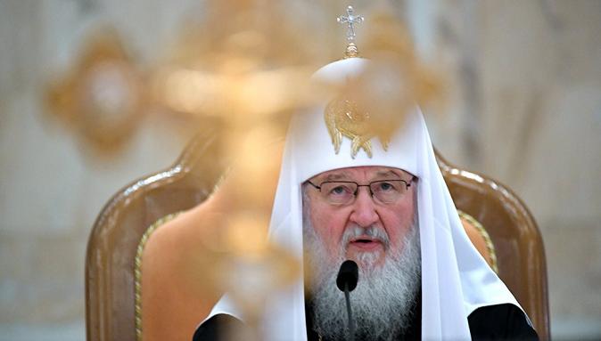 Патриарх Кирилл предупредил паству об опасности гаджетов