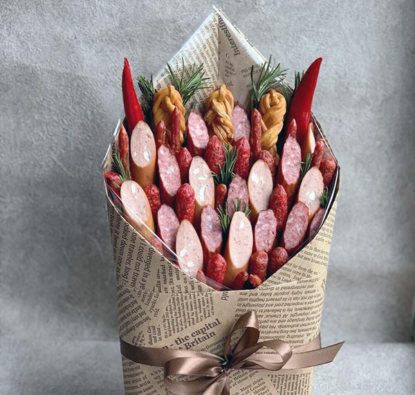 Новая уловка телефонных мошенников: жертву ловят на "мясной букет"