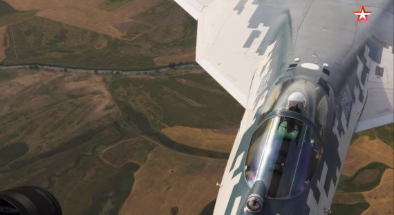 «Звезда» сняла уникальное видео полета Су-57