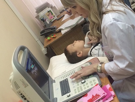 В детской больнице Хакасии появился портативный аппарат УЗИ