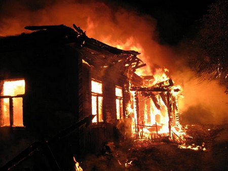 МЧС Хакасии: на выходным в республике горели дома, бани и гаражи