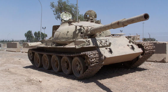 В Сирии обнаружили тайник террористов с танком и боеприпасами