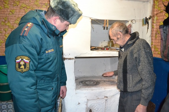 В Хакасии многодетные семьи оградили от огненной беды
