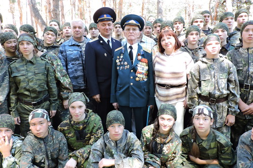 В Хакасии открылся военно-патриотический лагерь