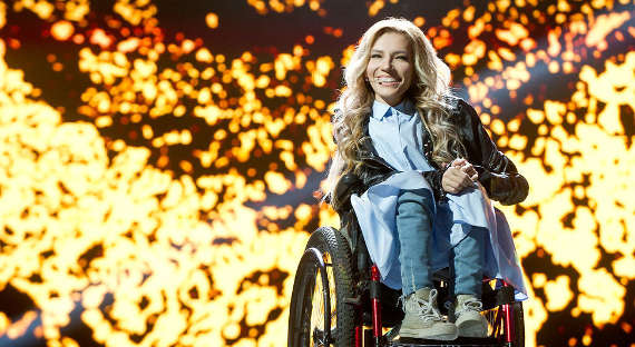 Россию на Евровидении представит певица в инвалидном кресле