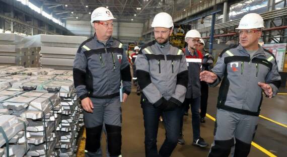 Помощник Президента Максим Орешкин посетил предприятия РУСАЛа в Саяногорске