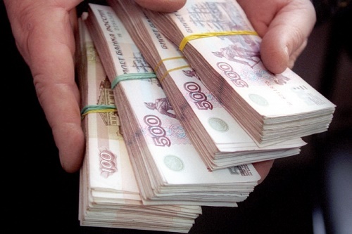 В Хакасии мужчина уговорил женщину дать ему полтора миллиона рублей