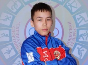 Хакасский спортсмен взял "серебро" на первенстве СФО по борьбе