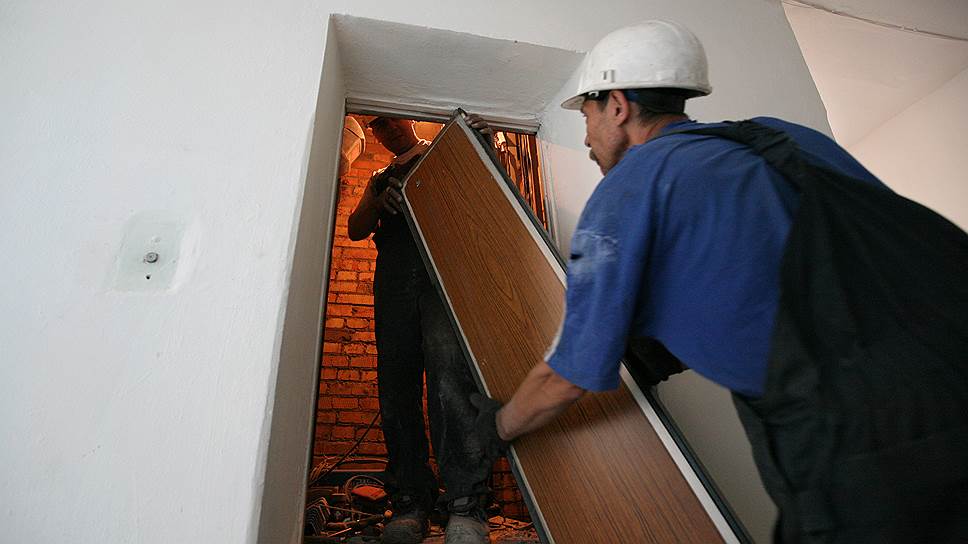 В многоэтажках Хакасии поменяют  на новые 120 старых лифтов