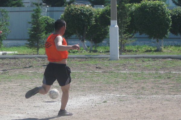 Заключенные Хакасии сыграли в футбол