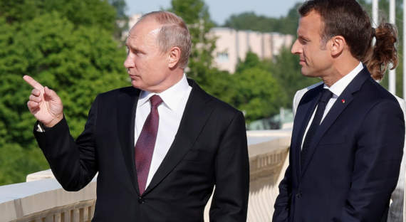 Владимир Путин и Эммануэль Макрон провели переговоры в Москве