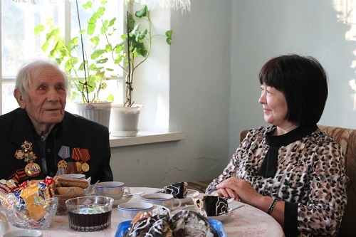 Власти Хакасии поздравили ветеранов Пирятинской дивизии с юбилеем