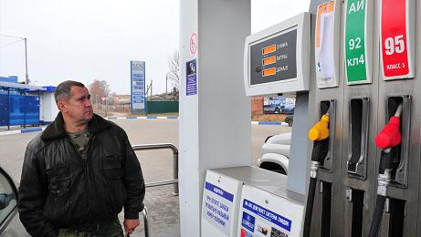 Цены на бензин в Сибири остаются самыми низкими в России