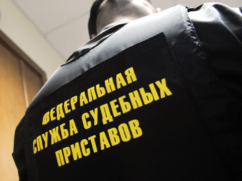 В Саяногорске женщину осудили за нападение на пристава