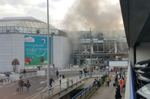 В аэропорту Брюсселя произошли два взрыва: погибли 17 человек