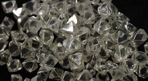 «Алроса» продаст с аукциона 130 алмазов