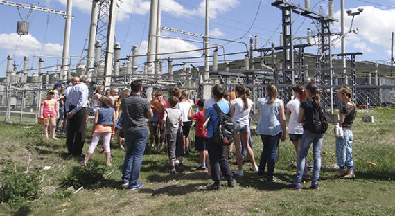 В Хакасии энергетики провели экскурсию для школьников