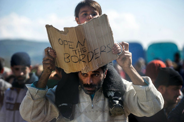 СМИ: мигранты имеют карты с указанием слабых мест на границах