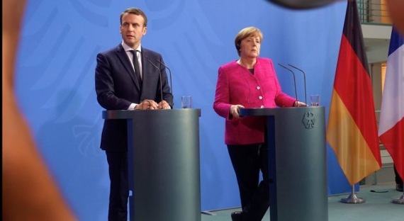 Меркель и Макрон продлили антиросийские санкции