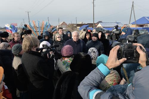 Глава Хакасии посетил села Чапаево и Калинино