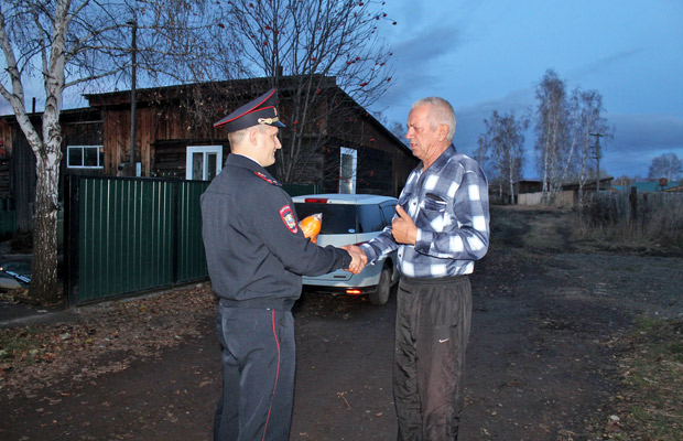 В Красноярском крае полицейский спас тонущего рыбака