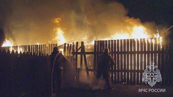 Пожарные Хакасии потушили возгорания в двух жилых домах