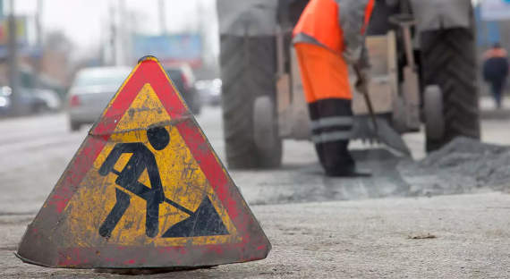 Власти Хакасии более чем наполовину сократили финансирование ремонта дорог